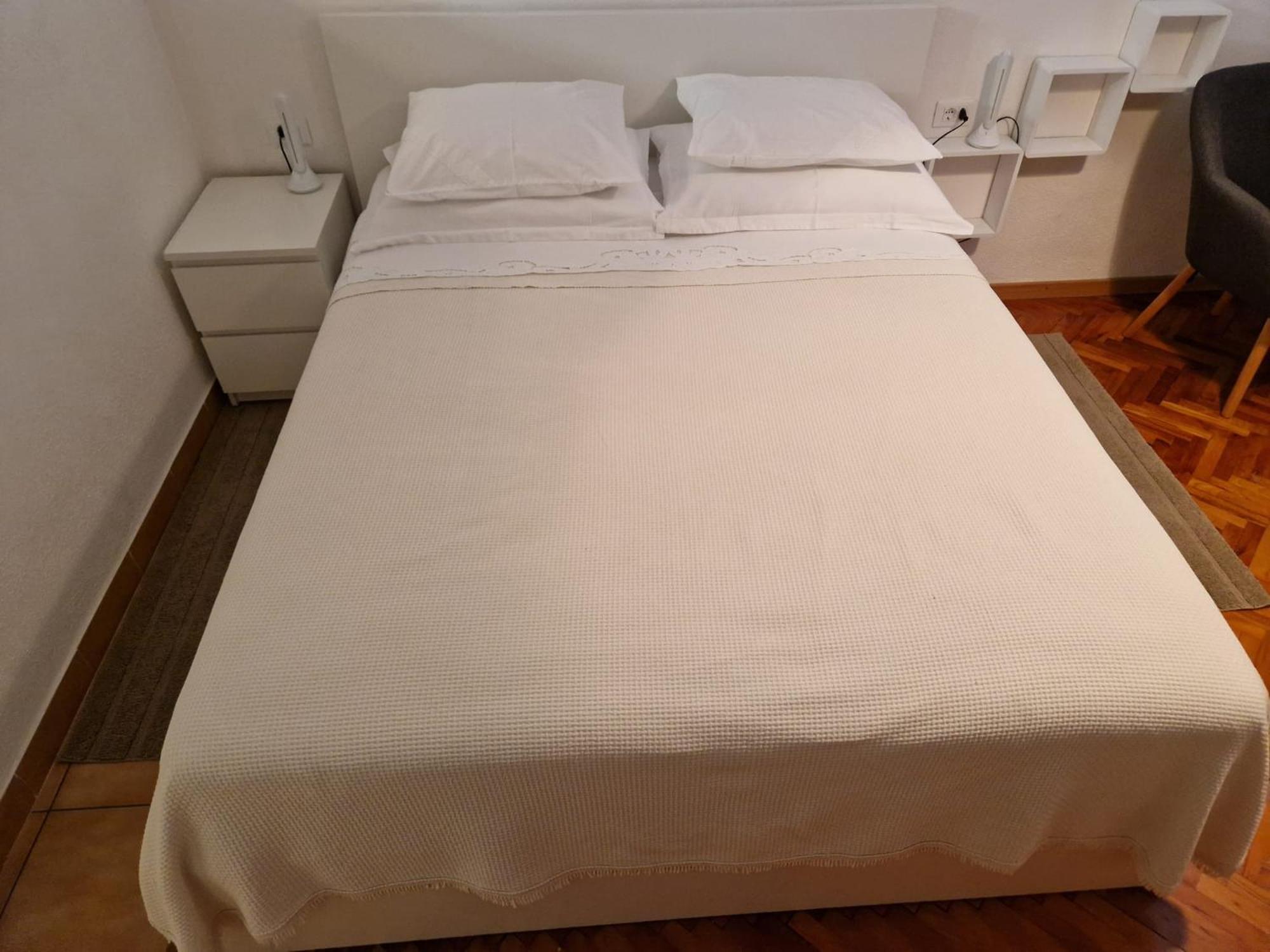 Studio Apartment Riva سومارتين المظهر الخارجي الصورة