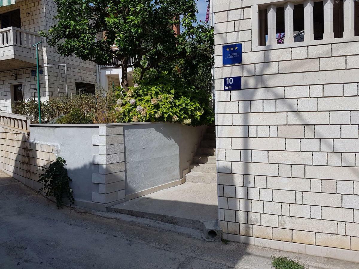 Studio Apartment Riva سومارتين المظهر الخارجي الصورة
